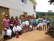 Incaper entrega kits de apicultura para agricultores familiares de Ibatiba.