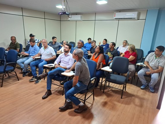 Grupo conheceu a teoria e a prática do funcionamento de uma empresa referência do segmento no Espírito Santo
