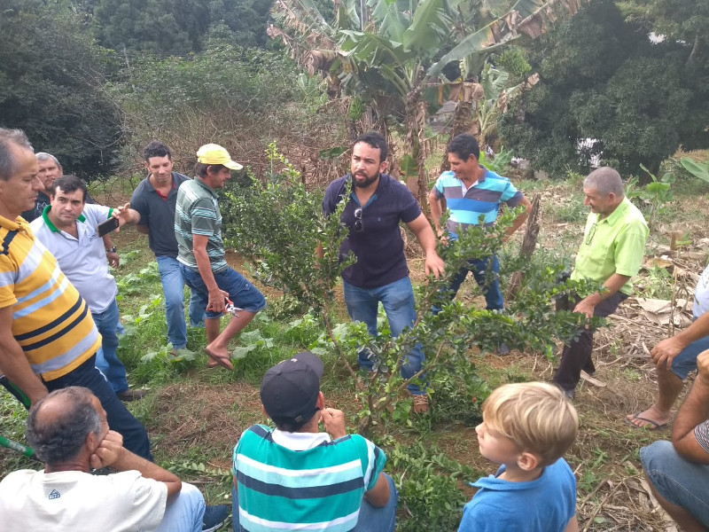 Cultivo da acerola e demonstração de método de poda são temas de palestra em Cariacica